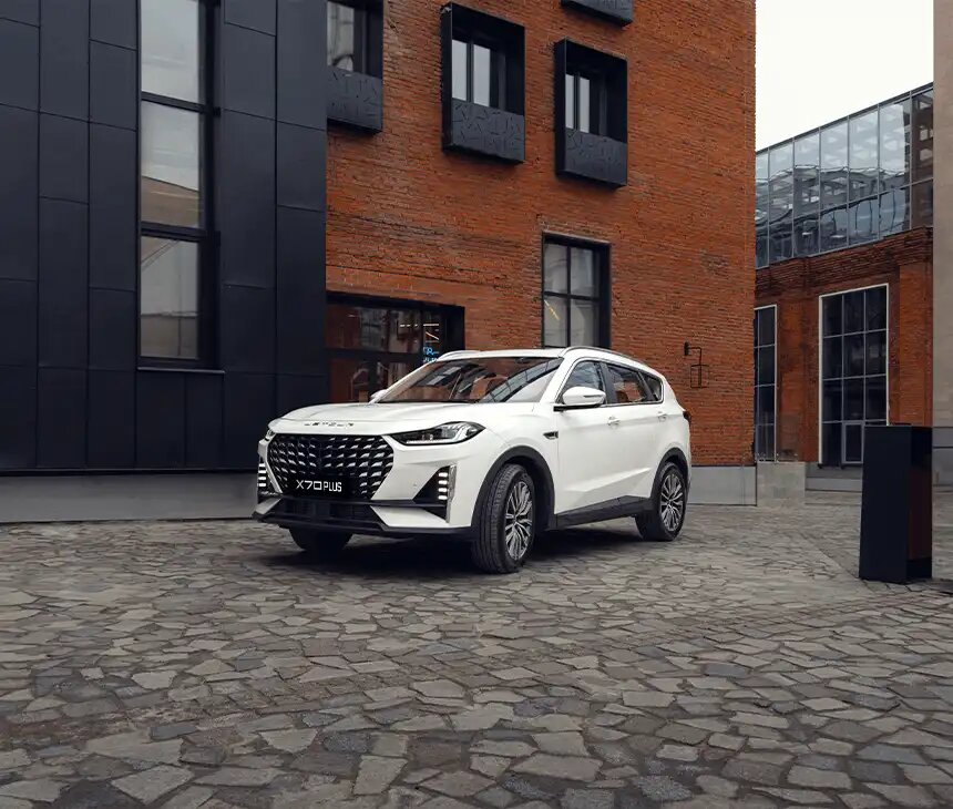 Универсальный кроссовер Jetour X70 Plus сочетает комфорт, стиль и адекватную цену.