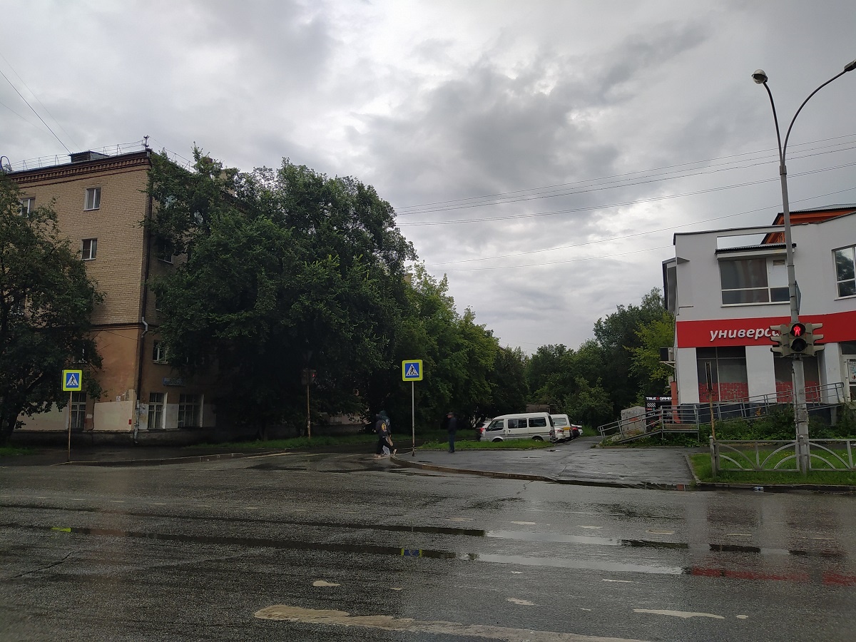 Улица Отто Шмидта (Екатеринбург)