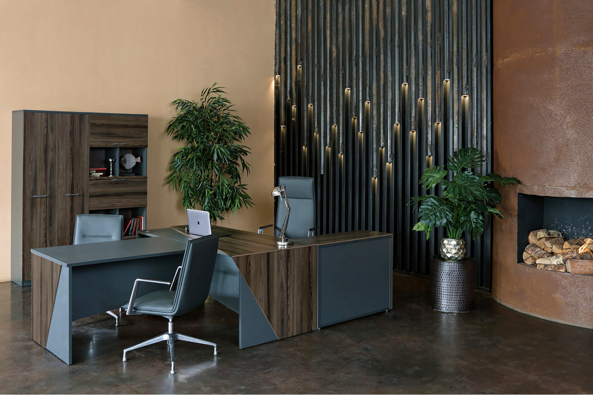 В кабинете руководителя Nelson ЛДСП имитирует древесный рисунок в темно-коричневых тонах. Код для поиска на сайте — 865527.