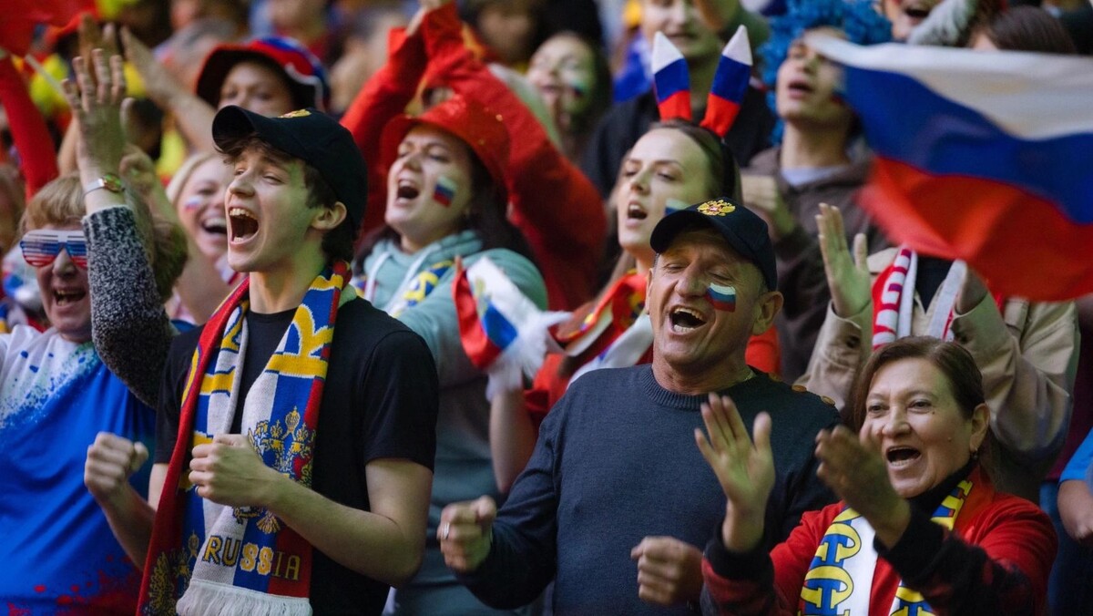    На съемках фильма «Больше чем футбол». Фото: Кинокомпания «Драйв»/Телекомпания НТВ/«Централ Партнершип»/www.kinopoisk.ru