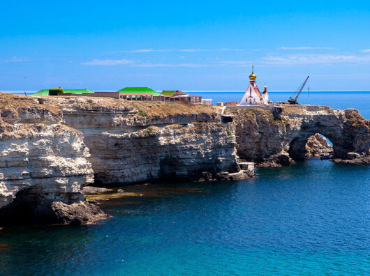    мыс Тарханкут в Крыму // фото: korona-severa.ru