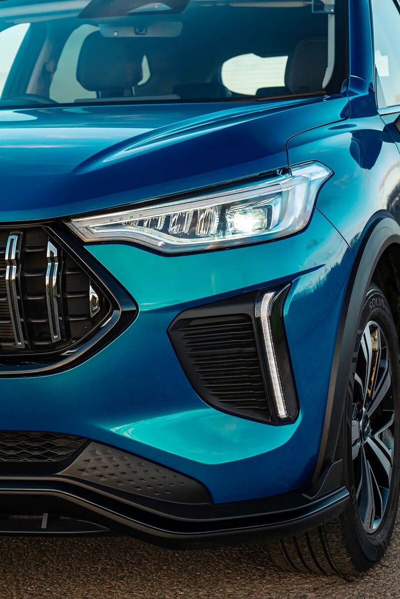 Стильный и экономичный кроссовер для города и легкого бездорожья.