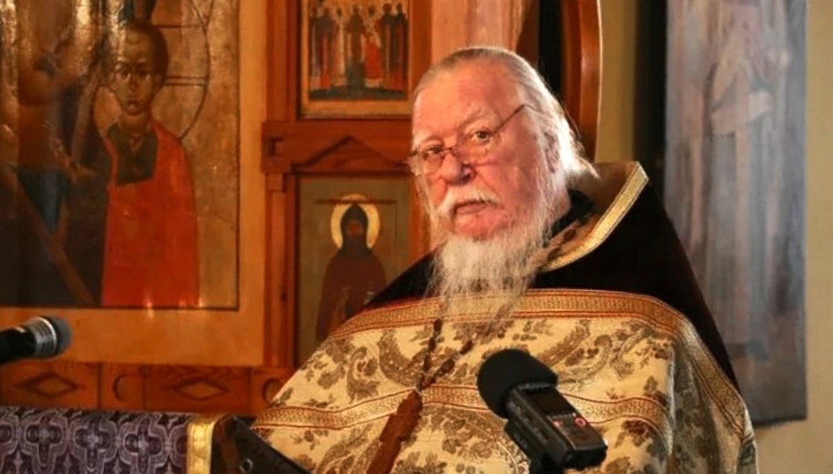 Димитрий Смирнов: «Вместо того, чтобы смотреть телевизор и кричать «гол», мужчины должны воспитывать своих сыновей».