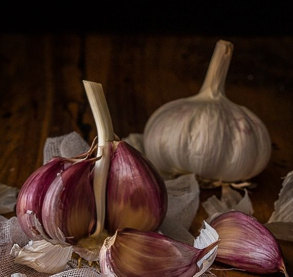 Подкормка чеснока в июне: что стоит делать, а что — нет. Три хитрости для хороших головок