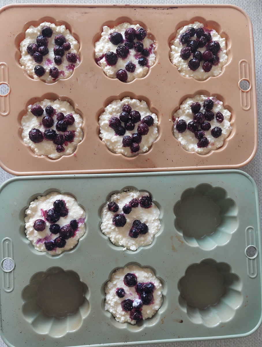 Последнее время понравилось делать именно порционные запеканки