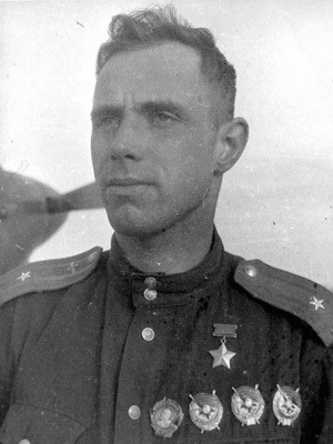 Советский ас, дважды сбегавший из госпиталя на фронт. История Героя Советского Союза Ивана Зудилова.