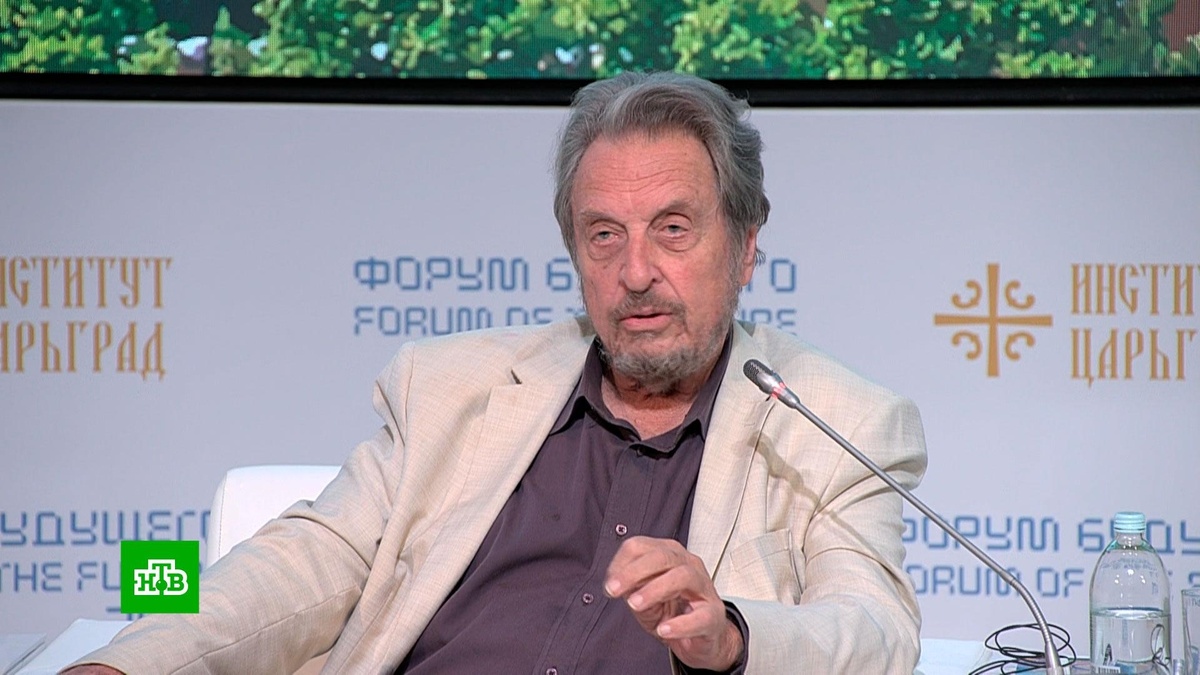    Западные русофобы пытались запугать отца Маска перед поездкой в Москву