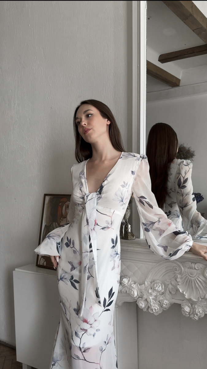 Платье из нашей новой коллекции — настоящая находка этого лета. Заказать можно через тг/ инст @eni_attire