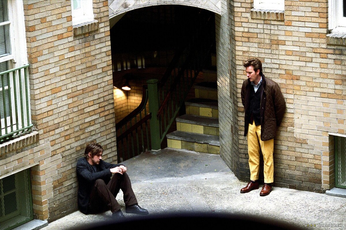 Кадр из фильма «Останься» (2005)