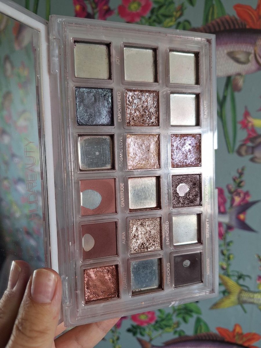 Abundance - третий снизу в правом ряду, если смотреть на фото