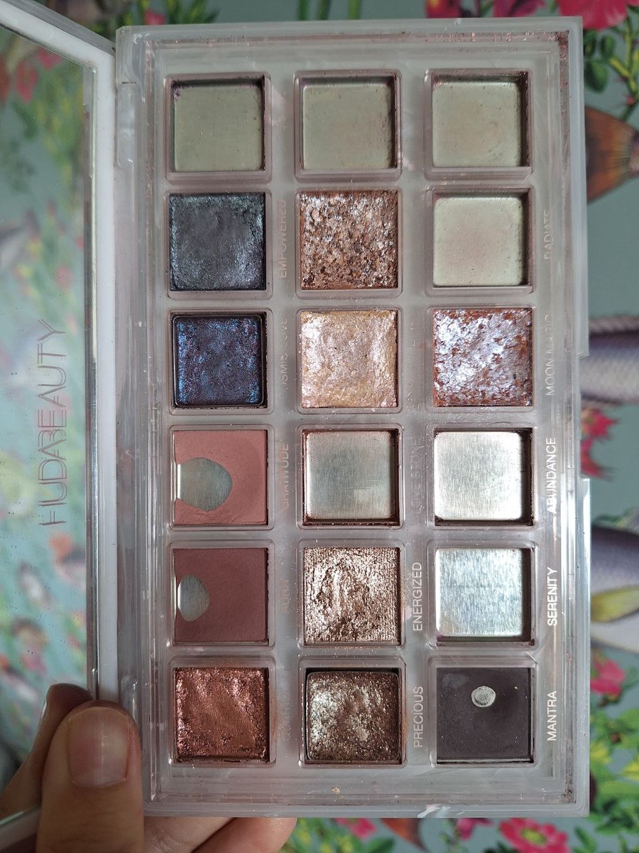 Минус один рефил в Худе (Тут на фото два залетных рефила на месте Precious и Cosmic love, не обращайте внимания)