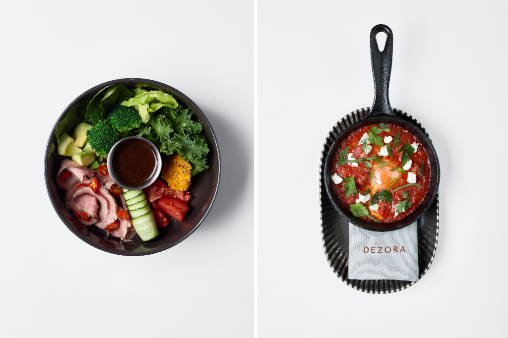 Боул с ростбифом и шакшука в кафе Dezora