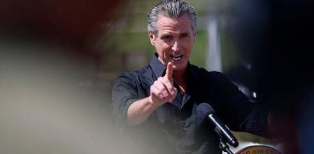 Гэвин Ньюсом бросает вызов 