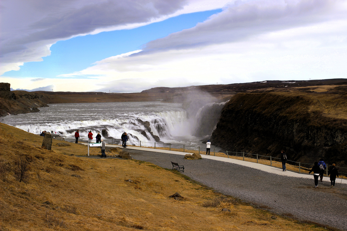 Водопад Гюдльфосс, видно верхний уровень