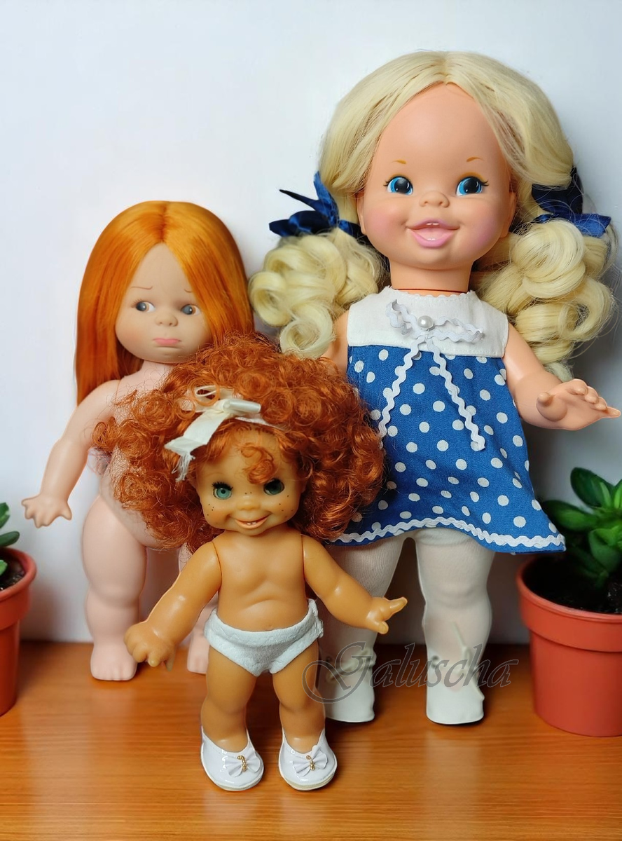 Всем привет от винтажных кукол с новыми волосами ))