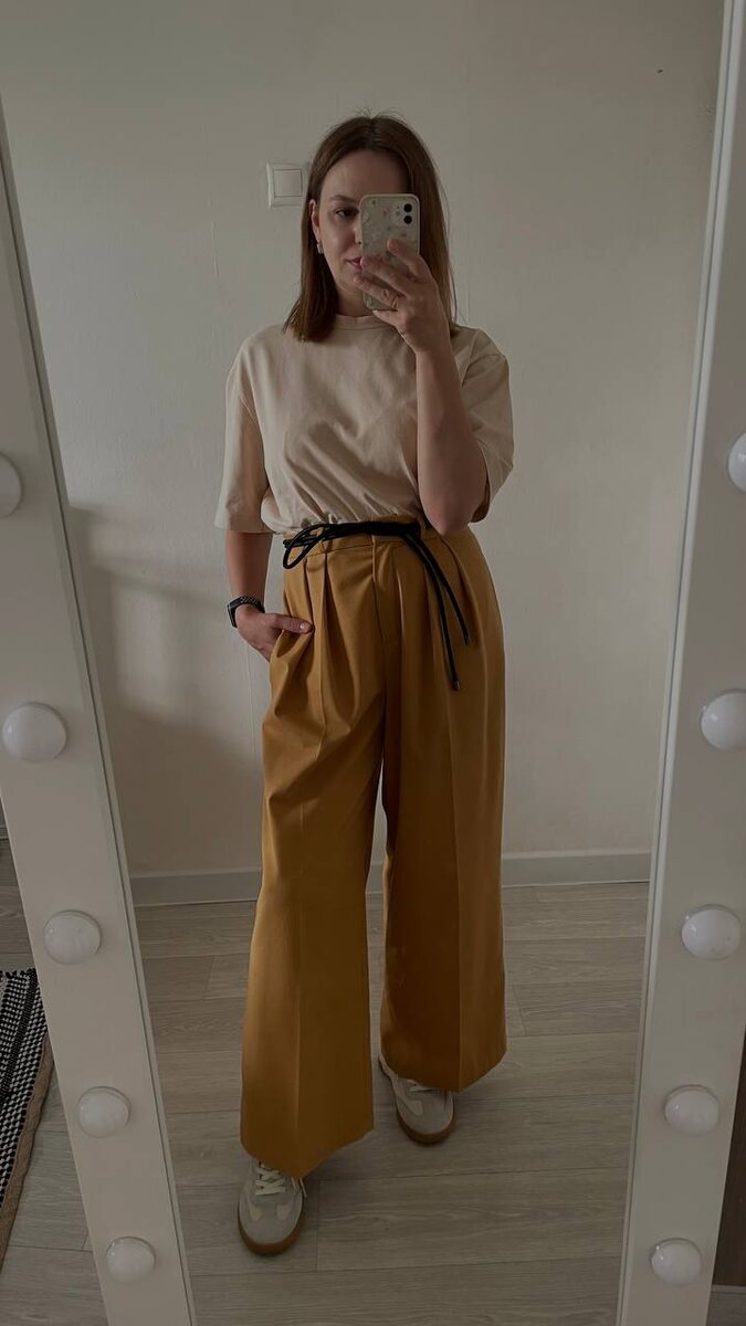 С футболкой Sew it Now Айл