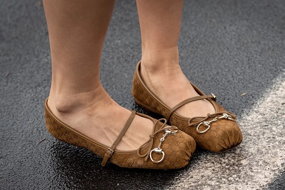    На Дону изъяли 100 пар поддельной обуви и 5,5 тысячи бирок