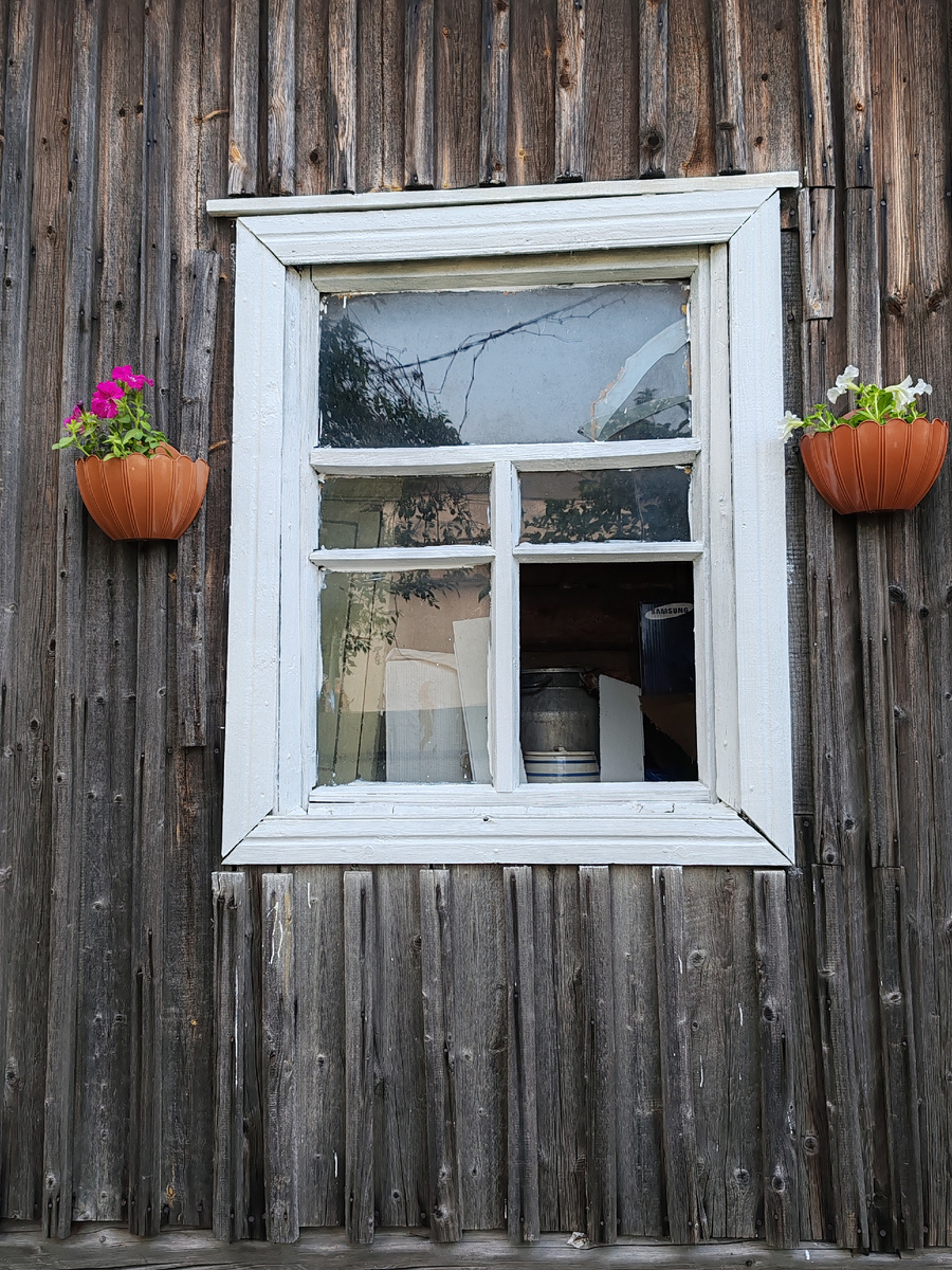 Стекла ещё не поменяли