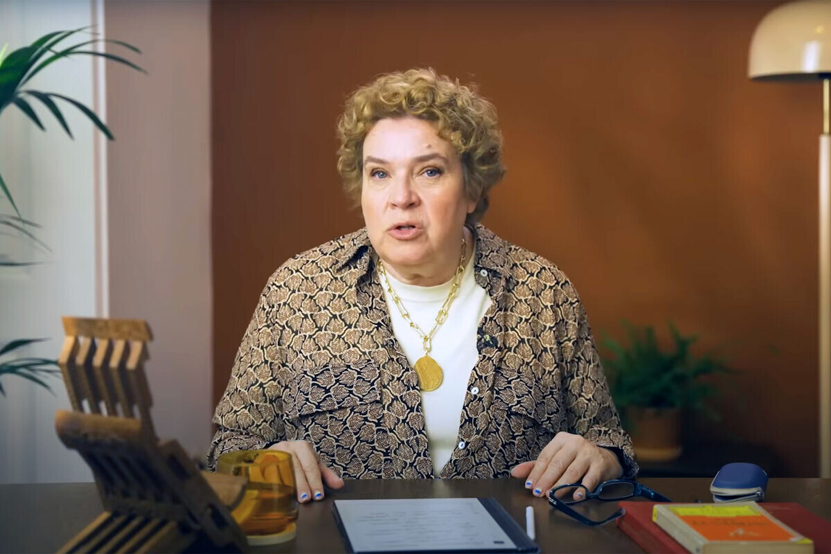 В процессе говорения "эссе". 