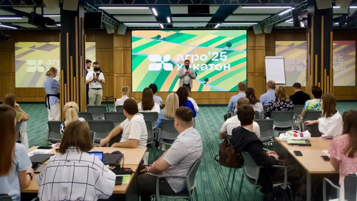 Фото: telegram-канал Минсельхоза России / Ассоциации «Народный фермер» / соцсети КубГАУ
Агрохакатон-2025: о том, как студенты проектируют будущее школьного аграрного образования