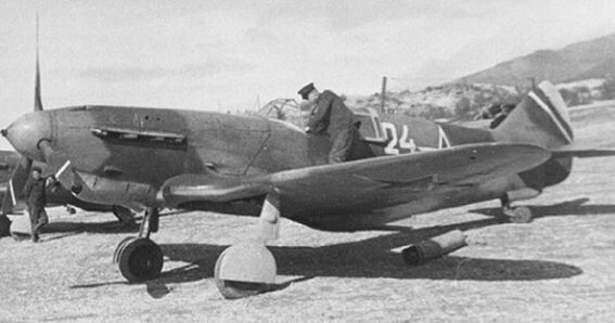 Цельнодеревянный советский истребитель ЛаГГ-3