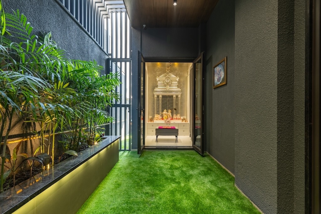 Источник изображения - https://amazingarchitecture.com/storage/files/1742/architecture-projects/rainbow-designers-associates/arora-house/arora-house-indore-rainbow-designers-associates-11.jpg