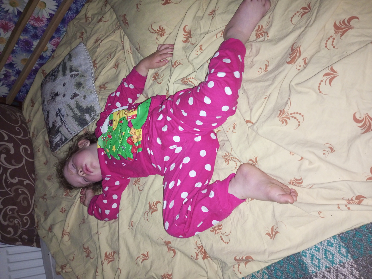 Раз уж всю кровать заняли, посижу, расскажу вам об игрушках