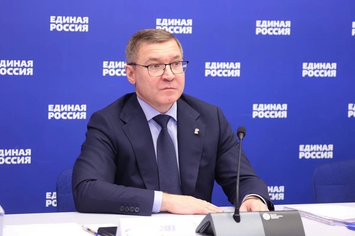    Секретарь генсовета «Единой России» Владимир Якушев.