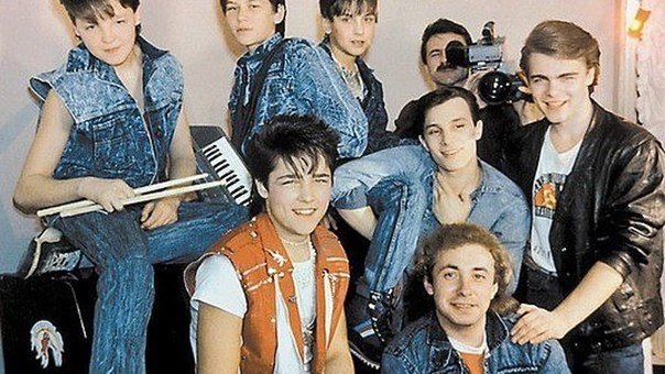 Ласковый май:Сергей Серков,Игорь Игошин,Александр Прико,Юрий Шатунов,Андрей Разин,Сергей Кузнецов и Константин Пахомов.