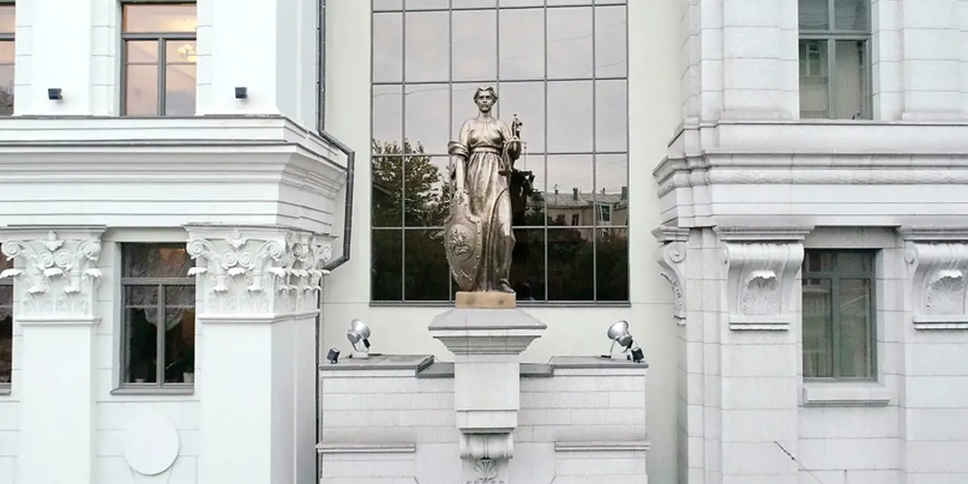 "Пенсионеры и учителя бьют тревогу: Верховный суд запретил принуждение к регистрации на Госуслугах!"