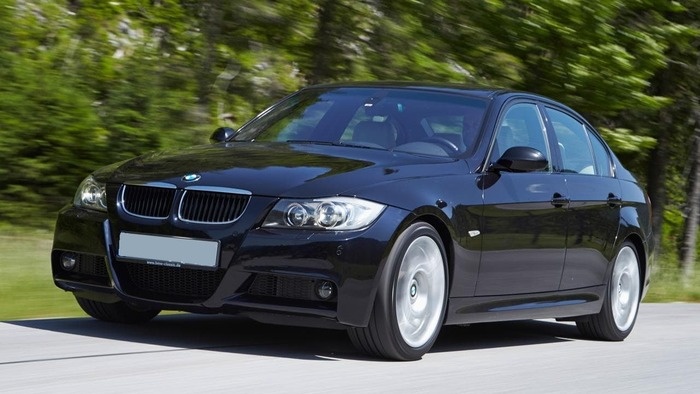 BMW E90 3 Series, современная модель с жесткой подвеской/ Фото: avtocod.ru
