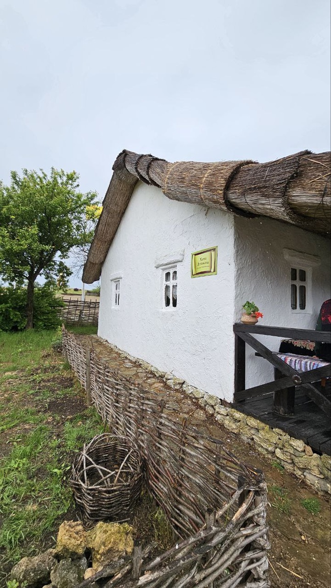 Да, тут проводят обряды