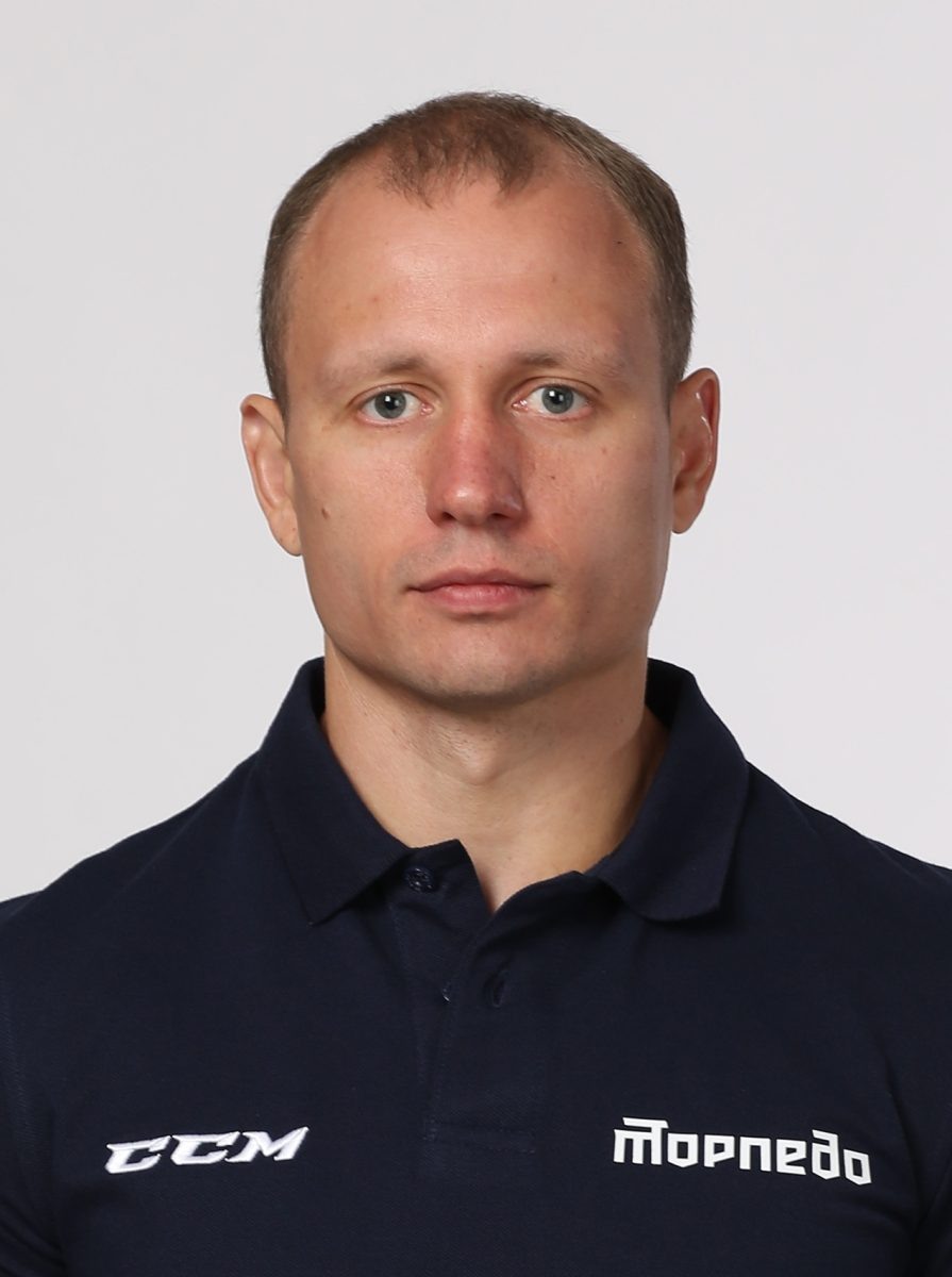    Дзержинец Андрей Емельянов имеет ряд международных сертификатов, подтверждающих его высокий тренерский уровень