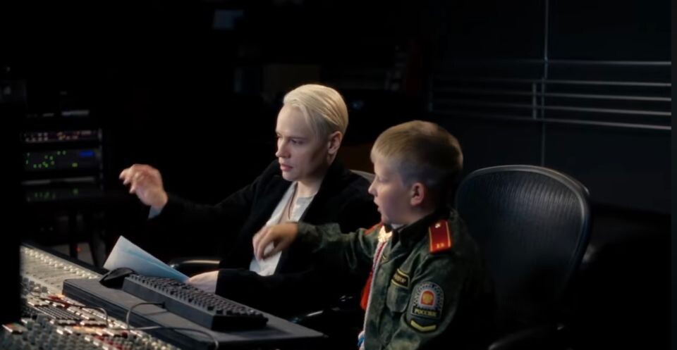    SHAMAN и Егор Бахарев. Клип на песню "Отец". Источник: Кадр видео с YouTube