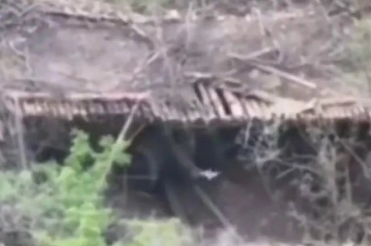    Появились кадры удара БПЛА по позиции гаубицы ВСУ на шахтерском направлении