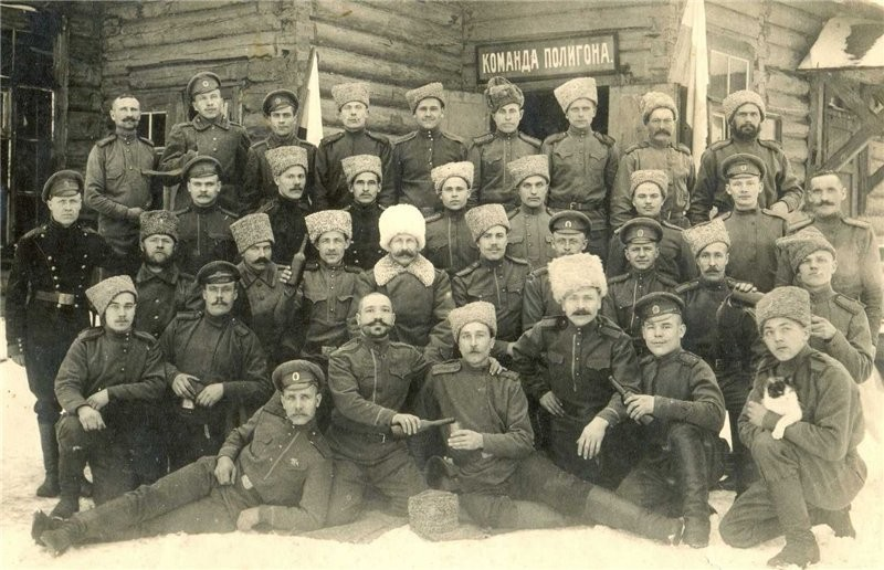 Чины 195-го Оровайского пех. полка Русской армии, которому принадлежит главная заслуга в разгроме австро-венгерского 28-го пех. полка.