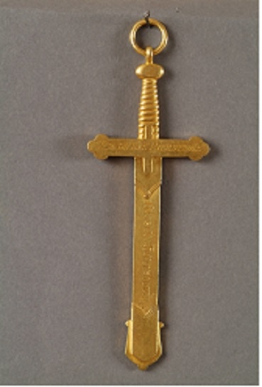 Знак ложи Палестина. 1810-е гг. 
Металл, литье, золочение, гравировка
