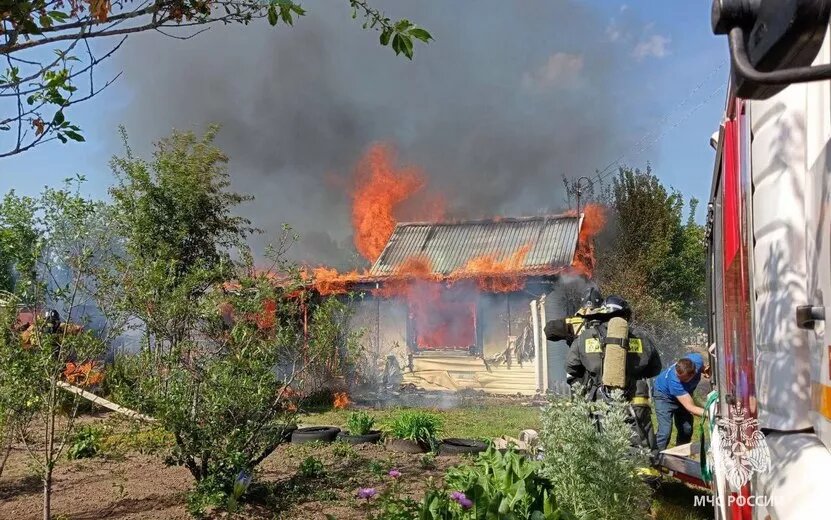    Садовый дом сгорел в Удмуртии из-за вспыхнувшей олифы