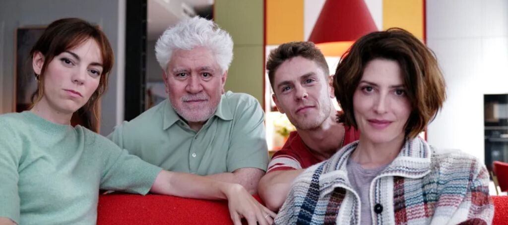 Альмодовар с актёрами нового фильма