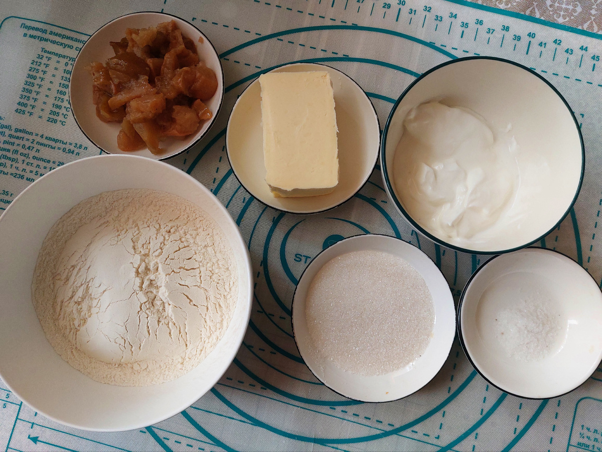 Рогалики с джемом.