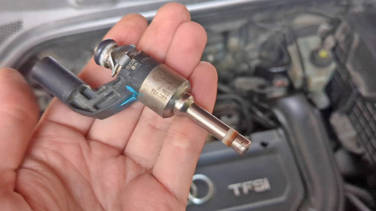 Форсунка VAG 03C906036F с разборки