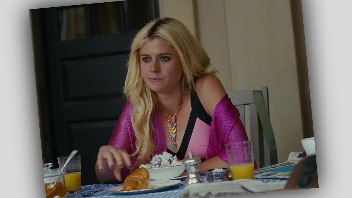 Элисон Оливер сыграет ту самую британскую студентку (кадр из фильма «Солтберн»).