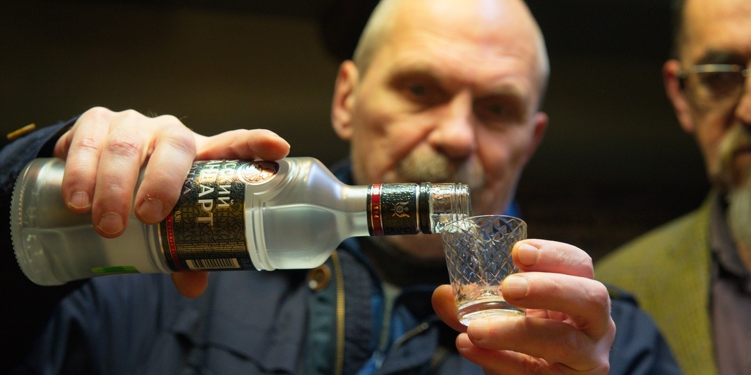 Мужчинам после 50 лет: какой алкоголь меньше всего вредит здоровью в зрелом возрасте