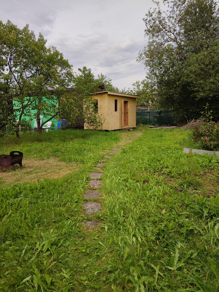 Наш сарайчик. Он же хозблок, он же туалет. Фото 2024г