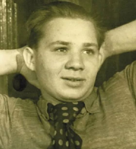 Евгений леонов в молодости. 