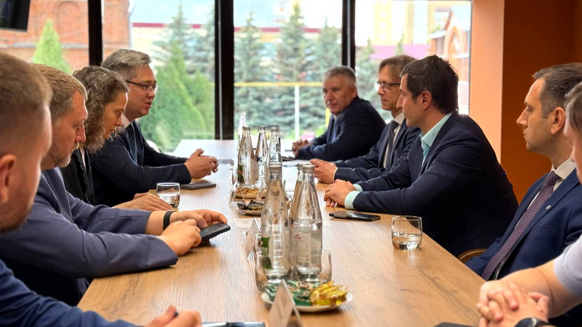 Авторы «Командиров бездорожья» подписали соглашение с ПАО «КАМАЗ»