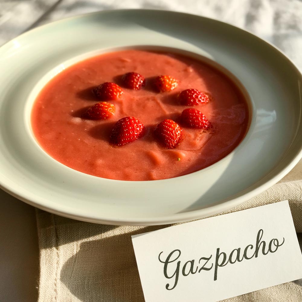 Гаспачо с клубникой