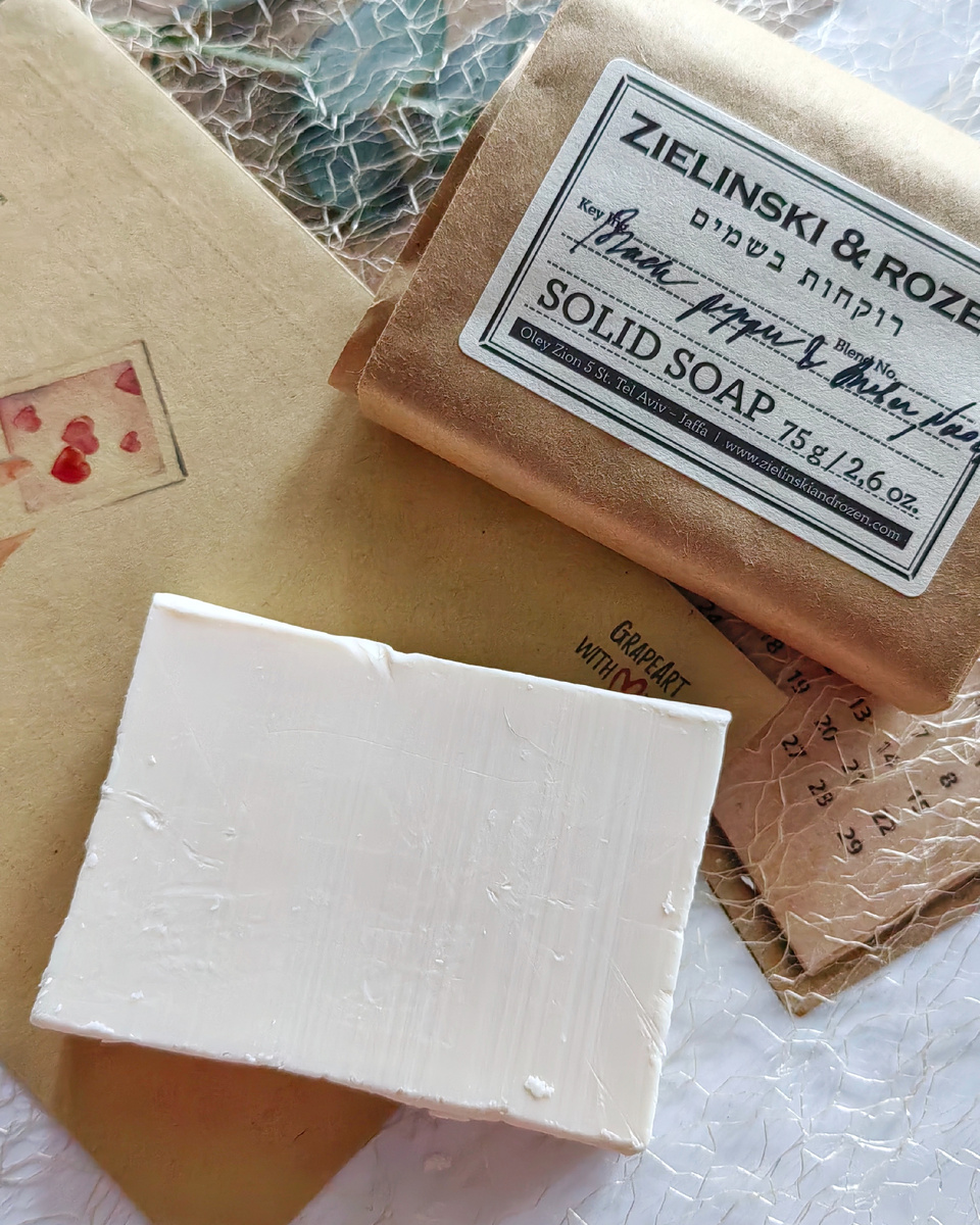 Мыло от бренда "Zielinski&rozen" с ароматом "Black Pepper Vetiver, Neroli, Amber". Внешний вид. 