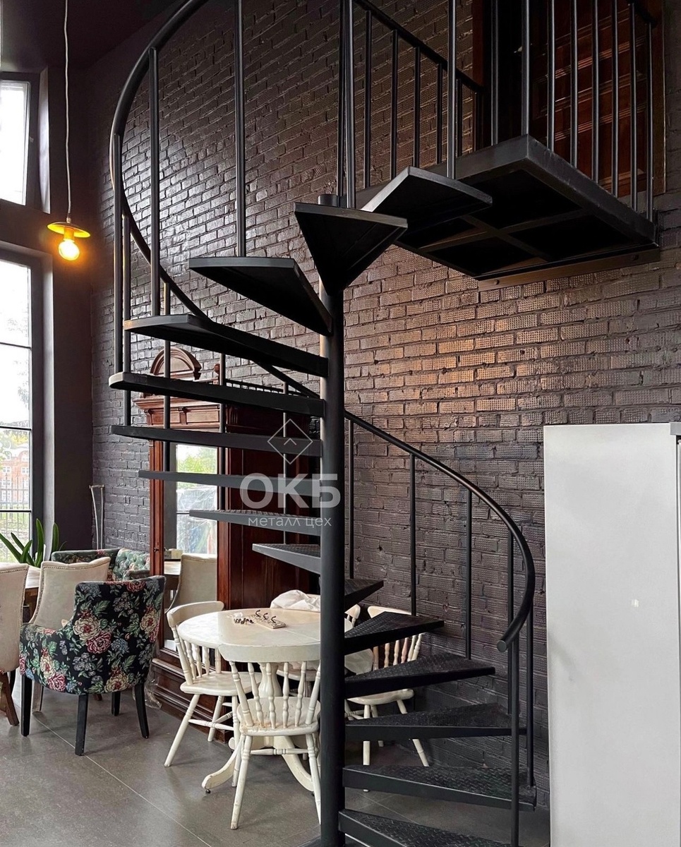 Лестница на заказ в Москве и Московской области