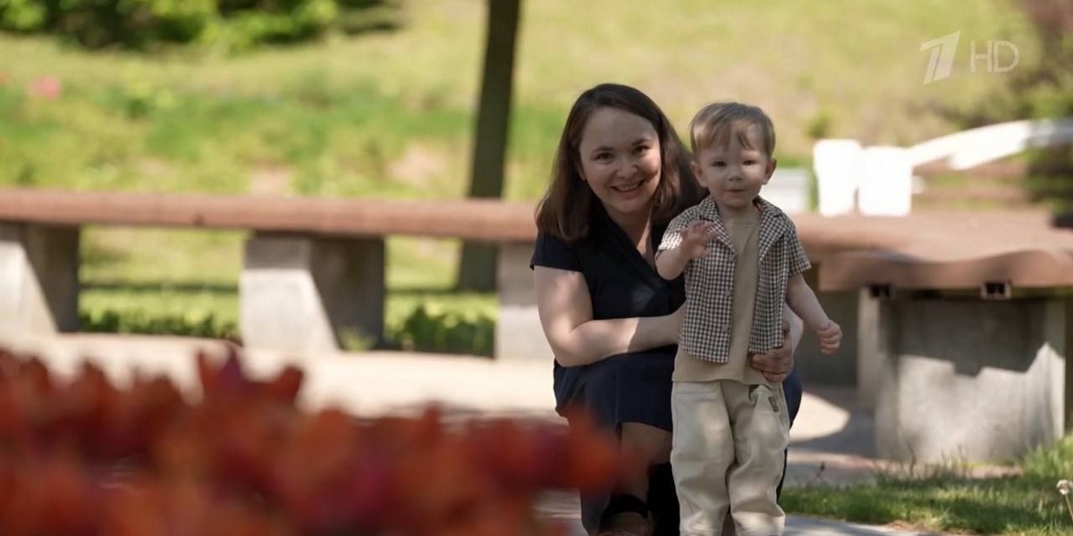 Лева со своей мамой.